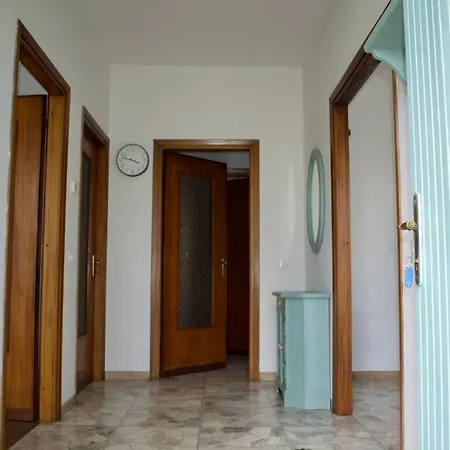 Ristrutturato Con Piccola Vista *