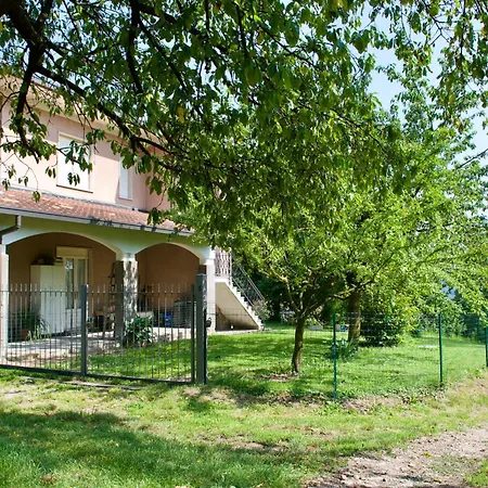 Ristrutturato Con Piccola Vista